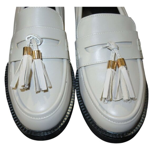 Justfab Georgia Tassel Embellished Cream Vegan Leather Slip On Loafers size 7 - Picture 2 of 8